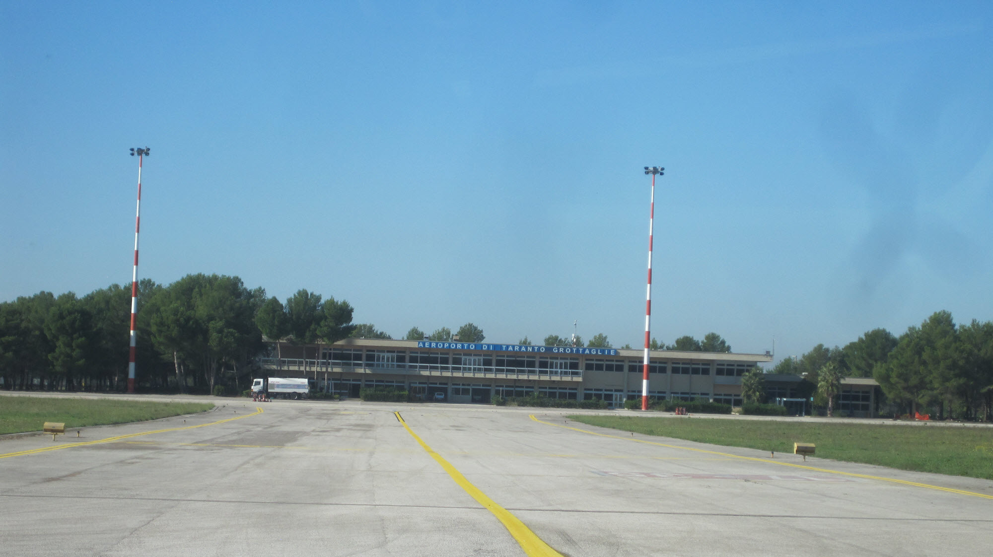 N. 4 AIRPORTS - BARI, BRINDISI, FOGGIA E GROTTAGLIE